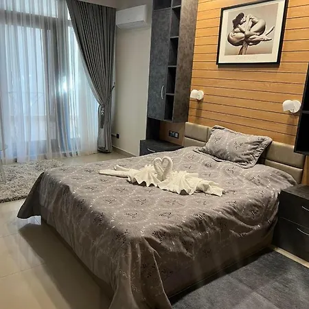 Casa Real Ii Frontline Apartment