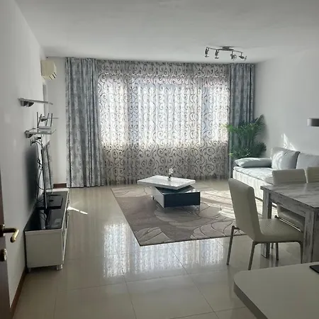 Casa Real Ii Frontline Apartman *